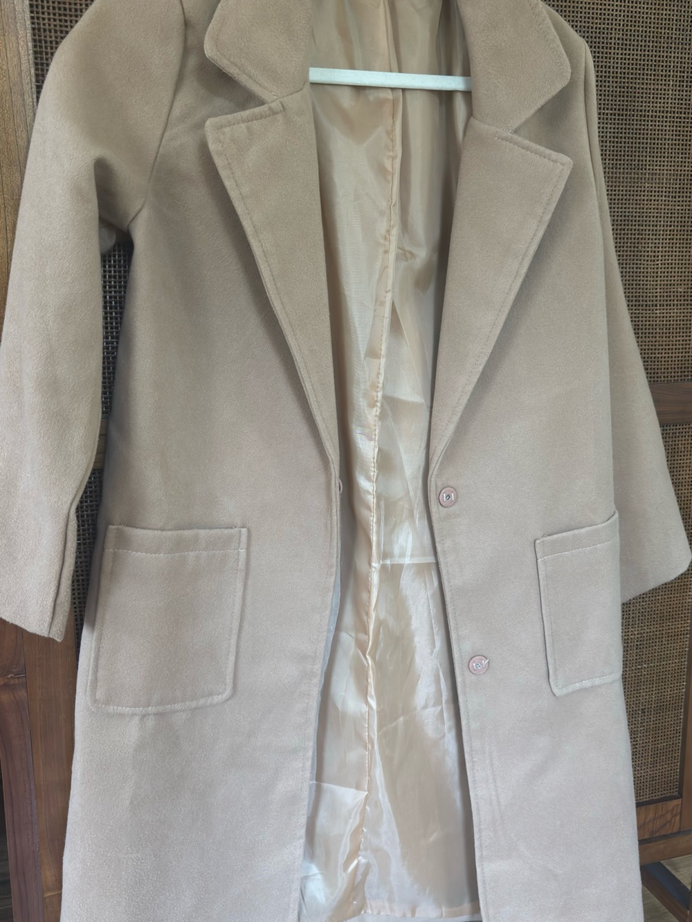 Classic Neutral Trench Coat in Light Beige - Elegant Everyday Layer